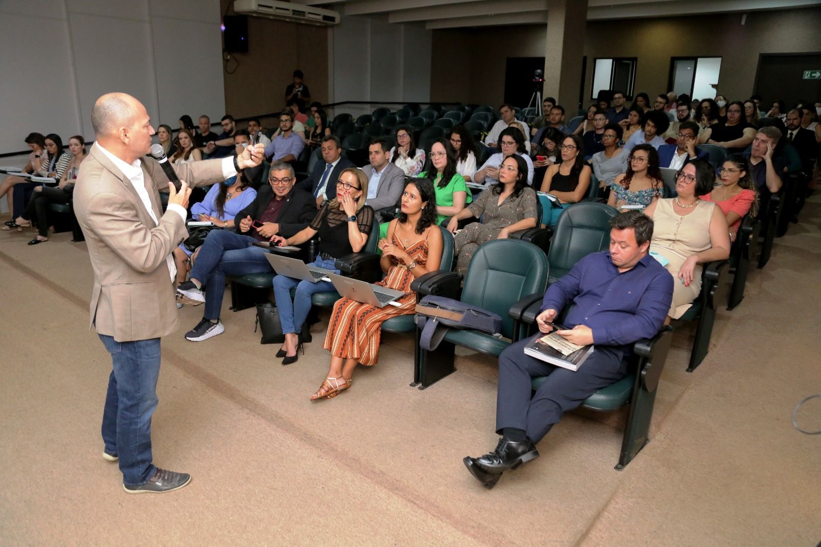 Curso foi aberto na manhã desta sexta-feira, 10, no auditório da Defensoria Pública