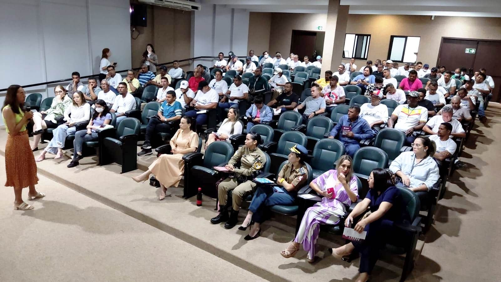 Encontro foi realizado no auditório da Defensoria Pública em Palmas