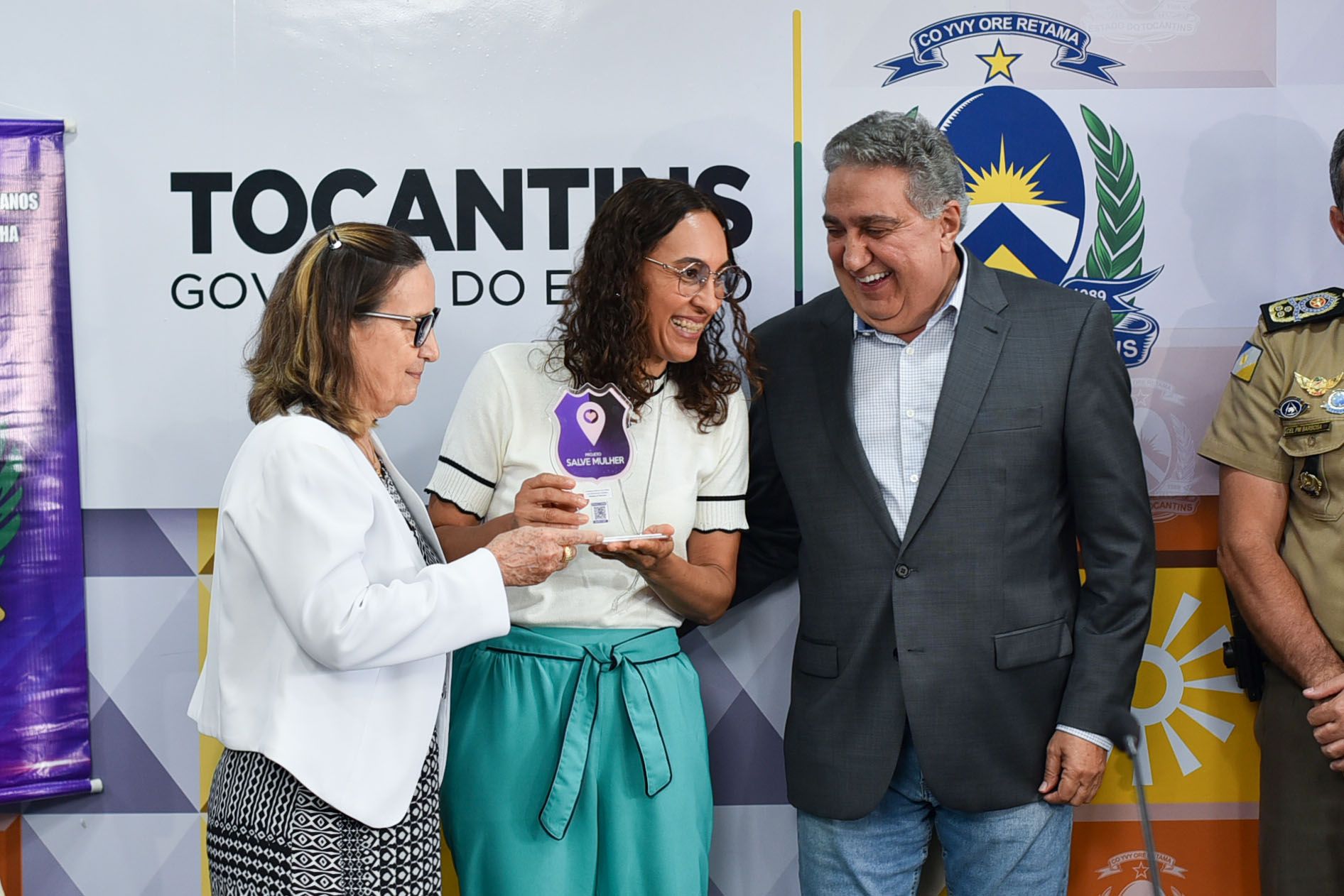 Representando a defensora pública-geral do Tocantins, Estellamaris Postal, Vanda Sueli esteve entre as mulheres homenageadas pelo engajamento no combate à violência doméstica contra mulheres