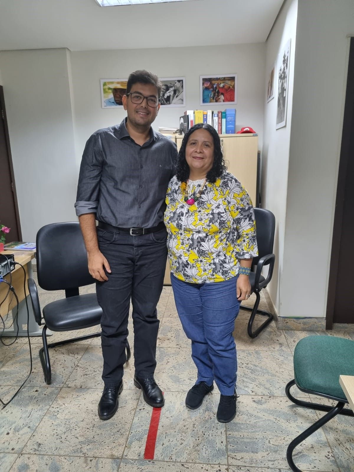 Fabrício Brito com a coordenadora do MAB, Judite da Rocha