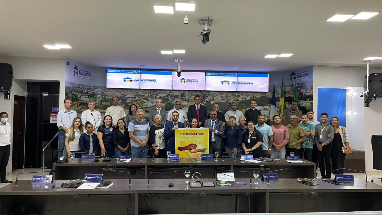 Sessão Solene contou com a presença de diversas autoridades, representantes da Igreja Católica e membros da sociedade em geral