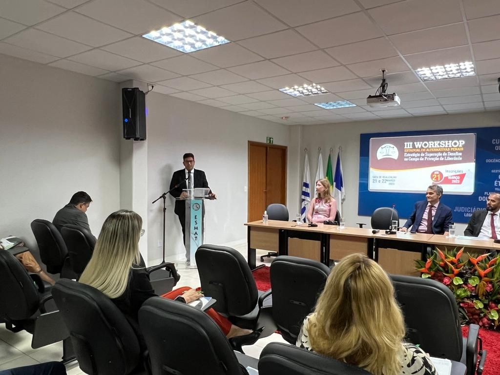 Para Fabrício Brito, a execução penal, se não for pensada dessa forma, das medidas alternativas, ela é um eterno enxugar gelo
