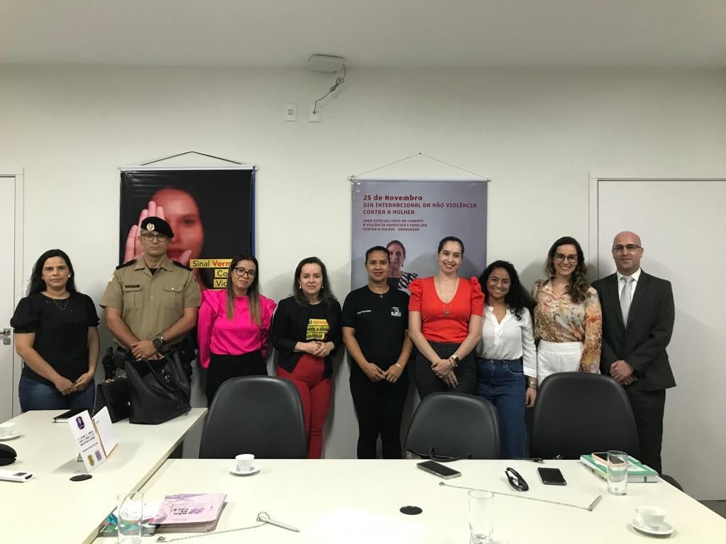 Participantes da reunião, entre eles duas defensoras e um defensor público