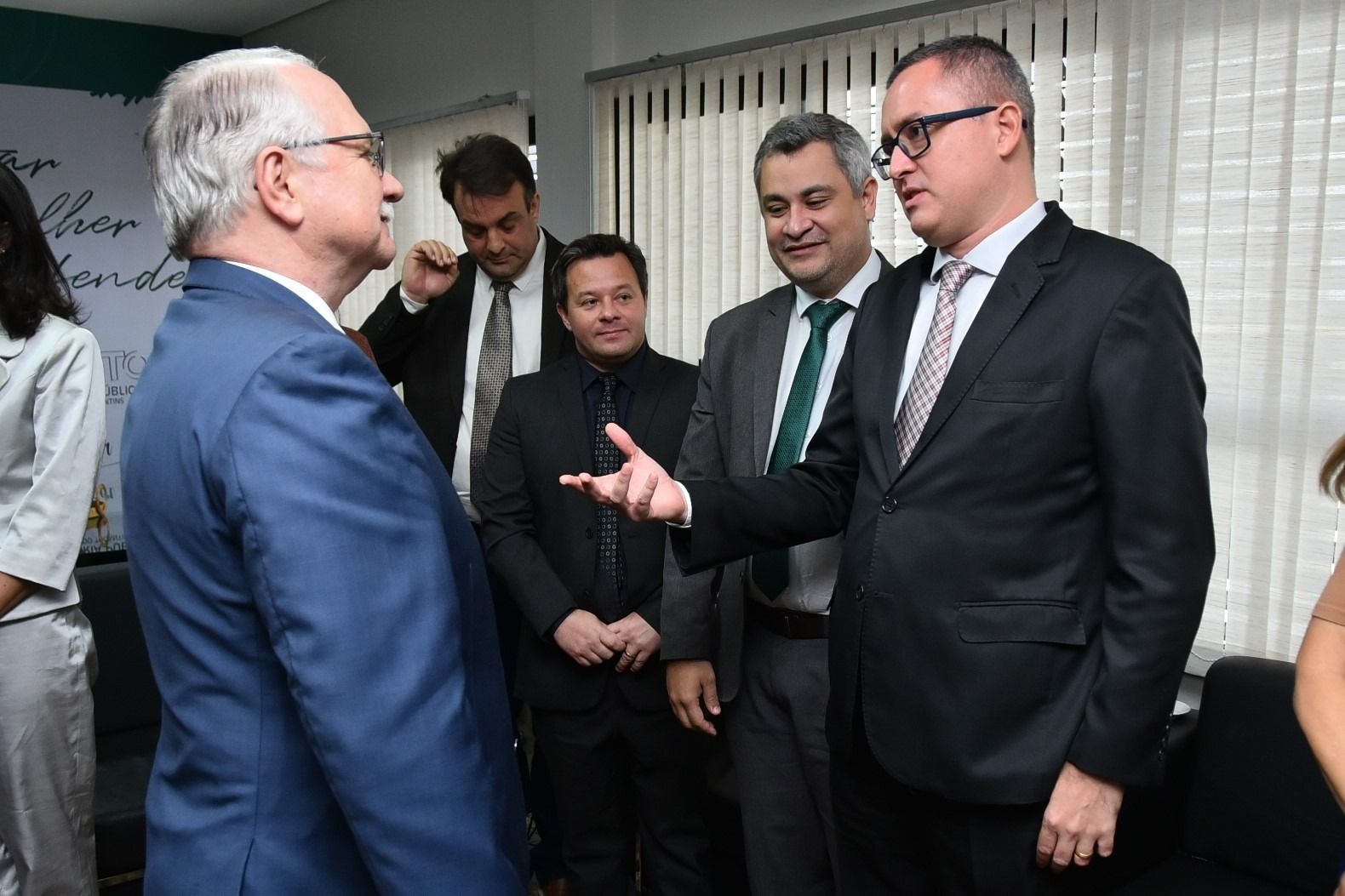Ministro Fachin com o defensor público Murilo Machado