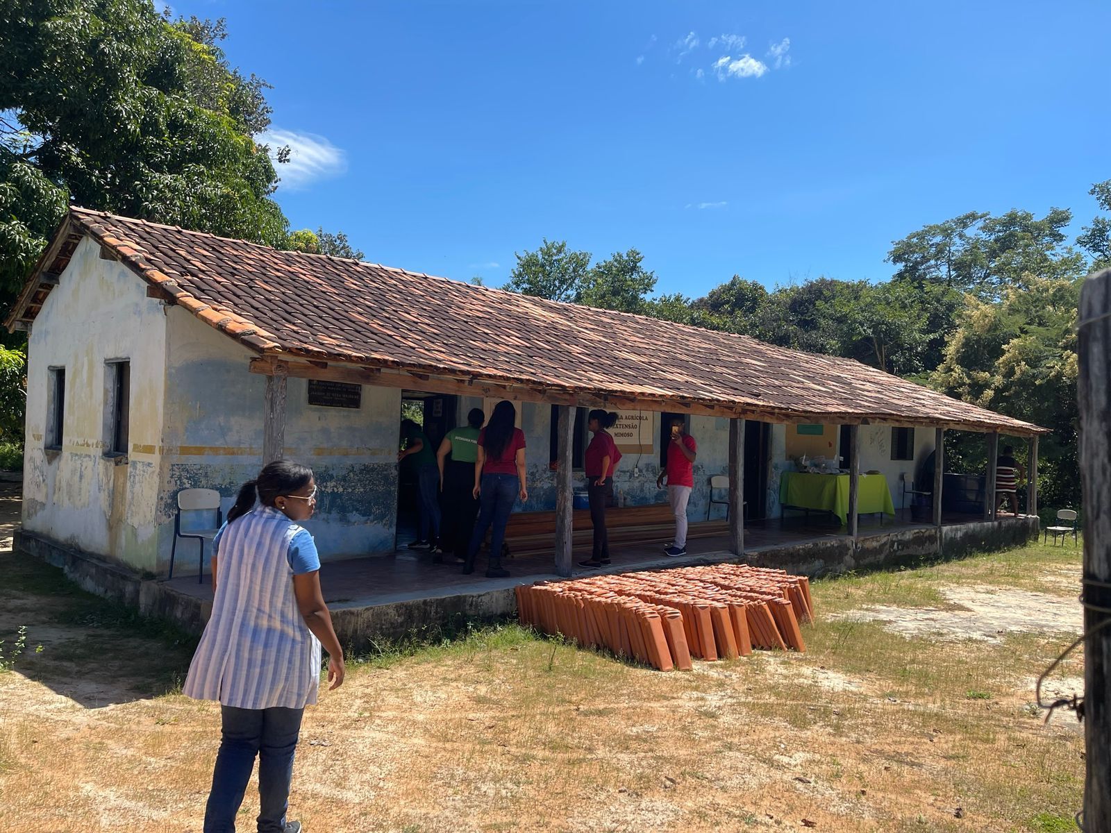 Na escola estadual, as obras para construção dos banheiros já iniciaram