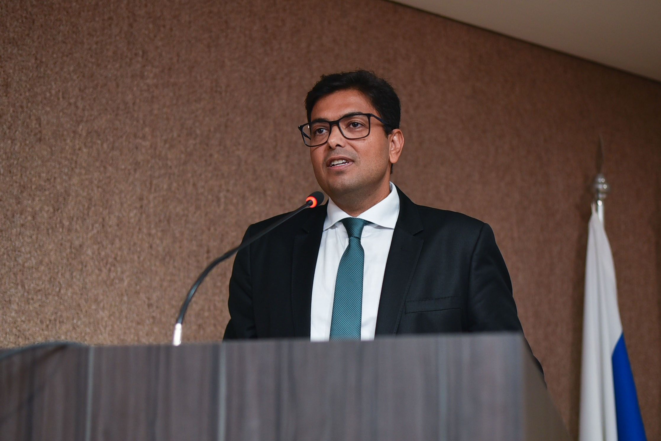 Com atribuição na área de execução penal e um dos organizadores do Seminário, o defensor público Fabrício Silva Brito ressaltou a importância da interssetorialidade