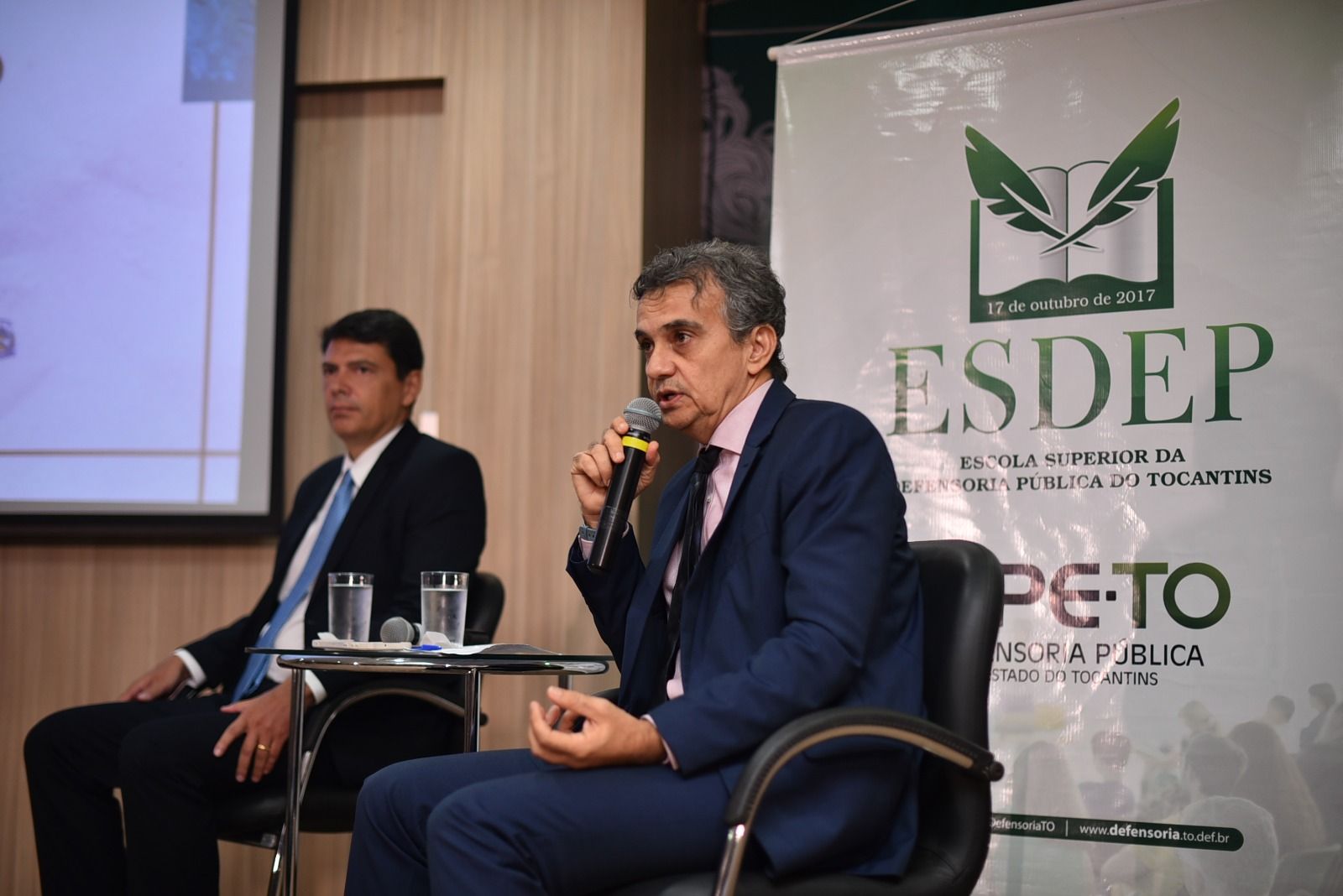 A mediação do 1º painel ficou por conta do titular da 4ª Vara de Execuções Penais de Palmas, o juiz de Direito, Allan Martins Ferreira.