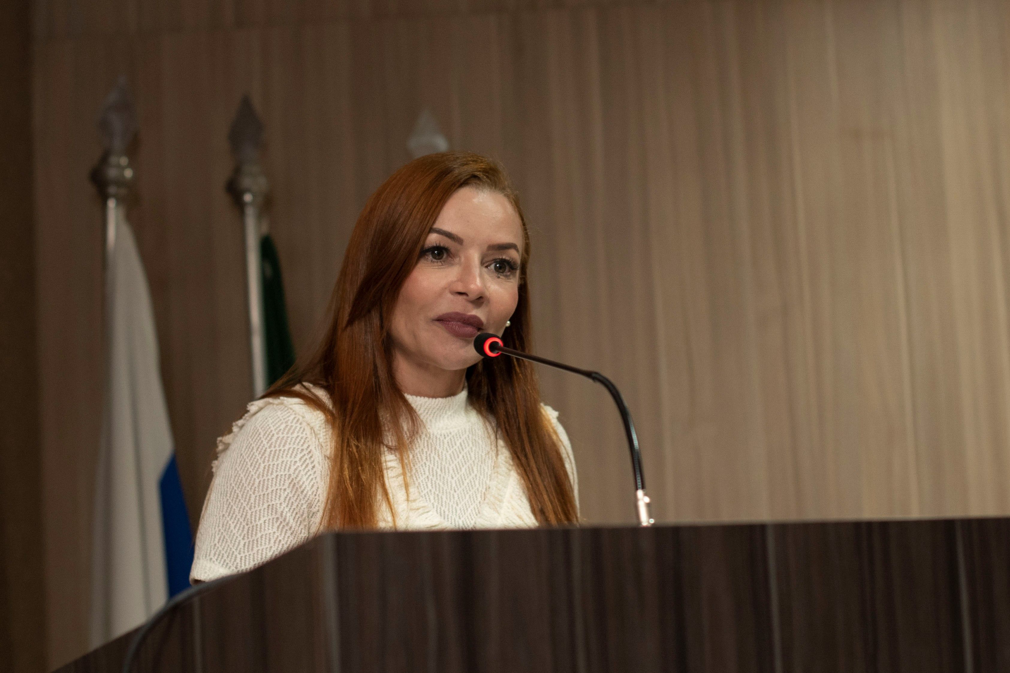 Para Leyssane Arruda, todos e todas devem conhecer os serviços e as atribuições da rede de proteção às mulheres