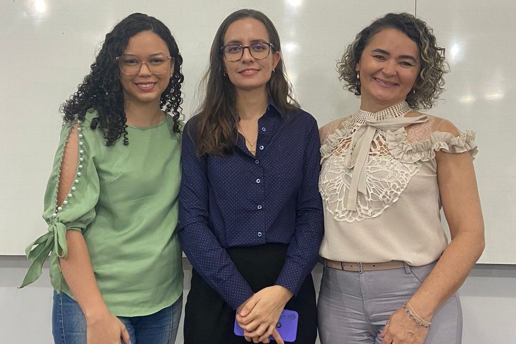 Ana Carolina (E), Aline Lima e Graciela Barros