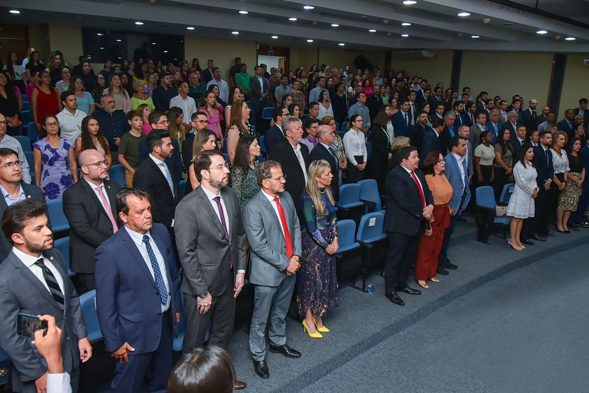 Solenidade de posse foi realizada no auditório do Palácio Araguaia