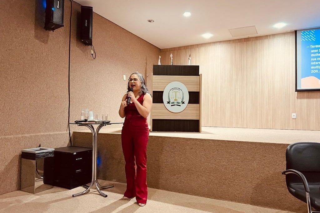 Defensora pública Kênia Martins Pimenta Fernandes explicou sobre “O Papel da Defensoria Pública na Defesa da Saúde das Mulheres