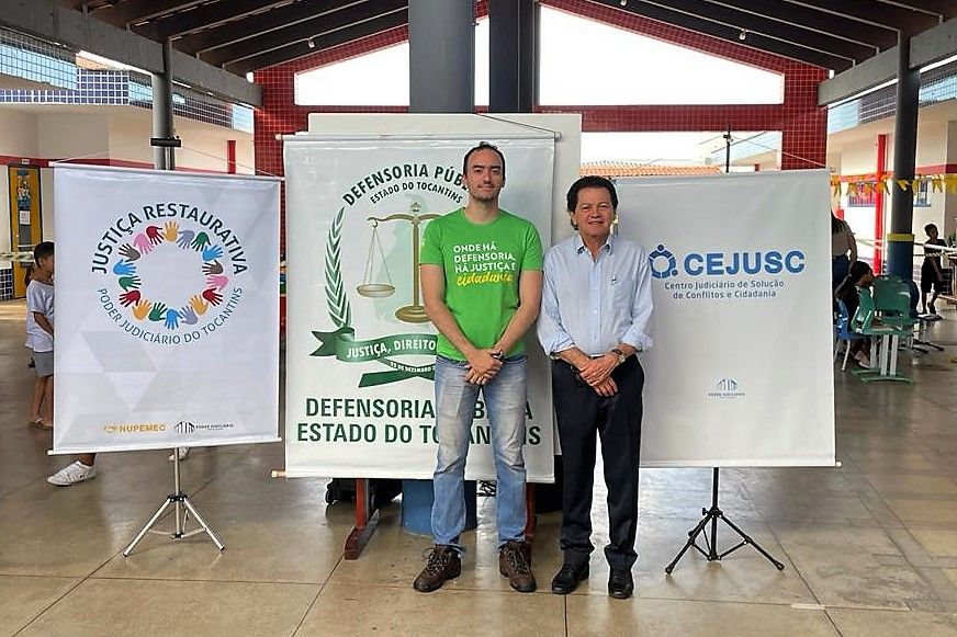 Defensor público Felipe Cury e o responsável pelo CEJUSC, juiz Deusamar Alves Bezerra