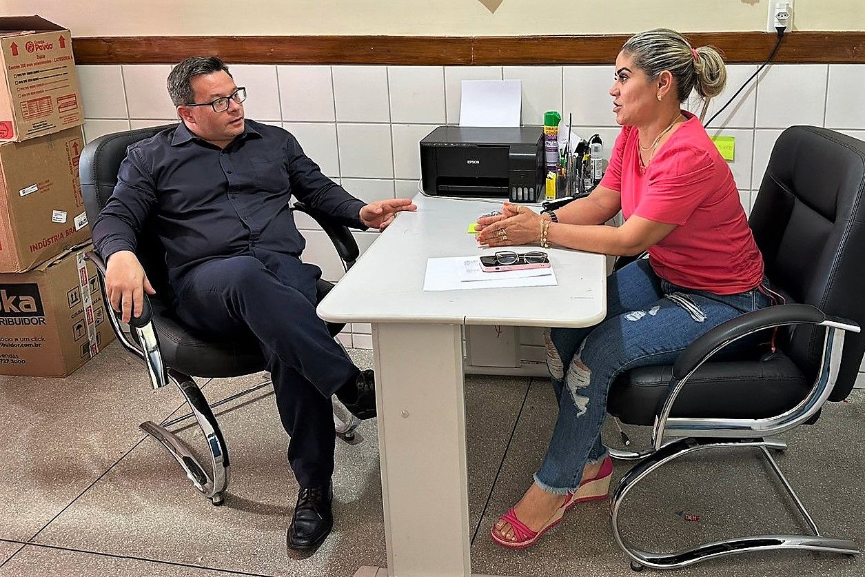 Danilo Frasseto com a Prefeita de Goianorte: visita foi oportunidade para organizar Termo de Cooperação entre DPE-TO e Município