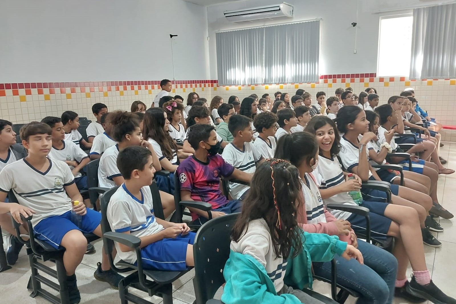 Participaram das atividades estudantes do 6º ano do ensino fundamental.