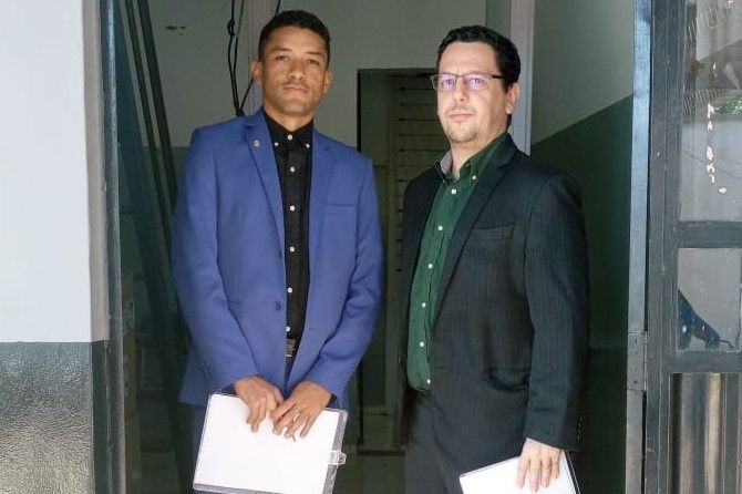 Defensores públicos João Júnior (E) e Pablo Mendonça Chaer representaram a Defensoria Pública na vistoria
