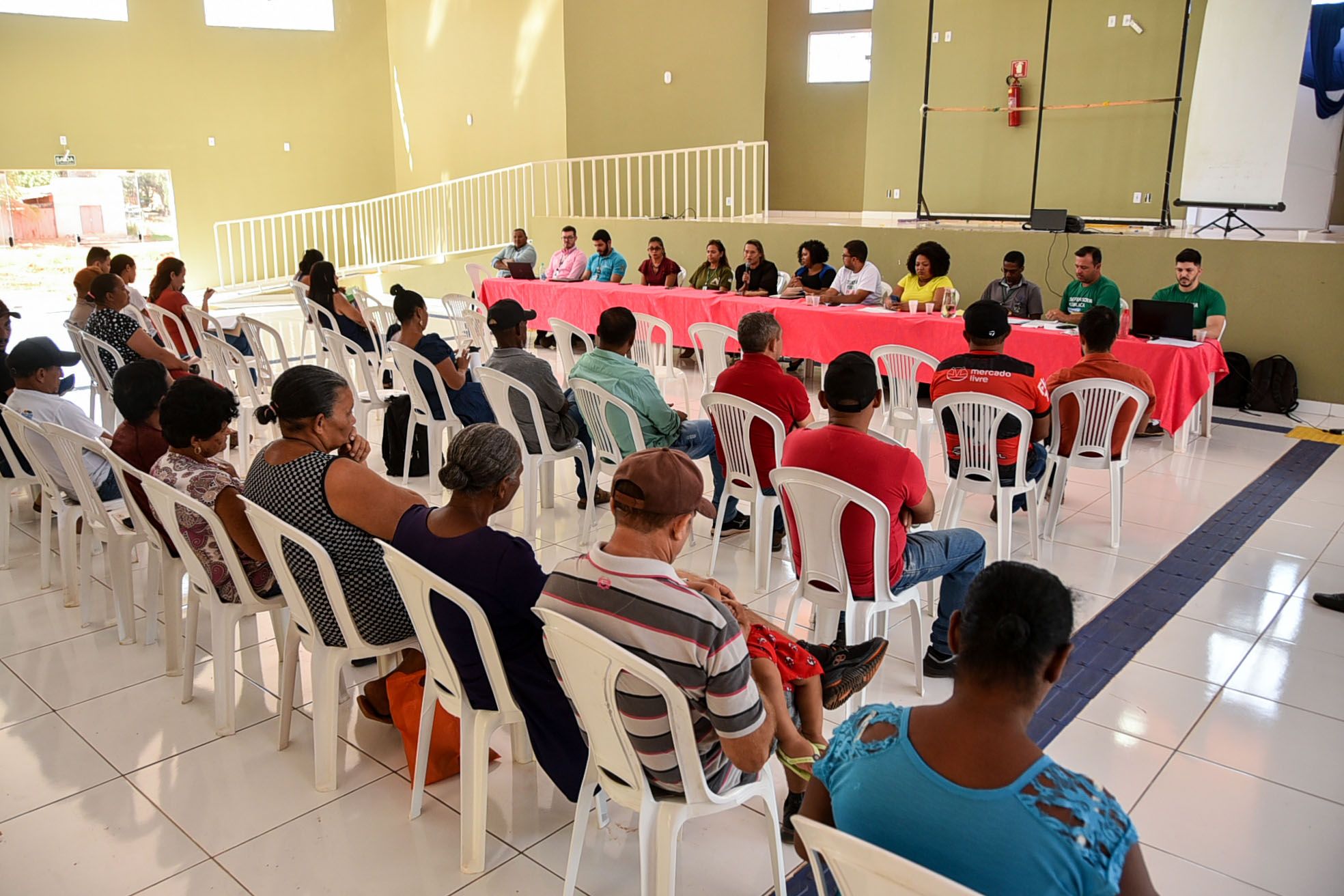Reunião em Mateiros ouviu população local