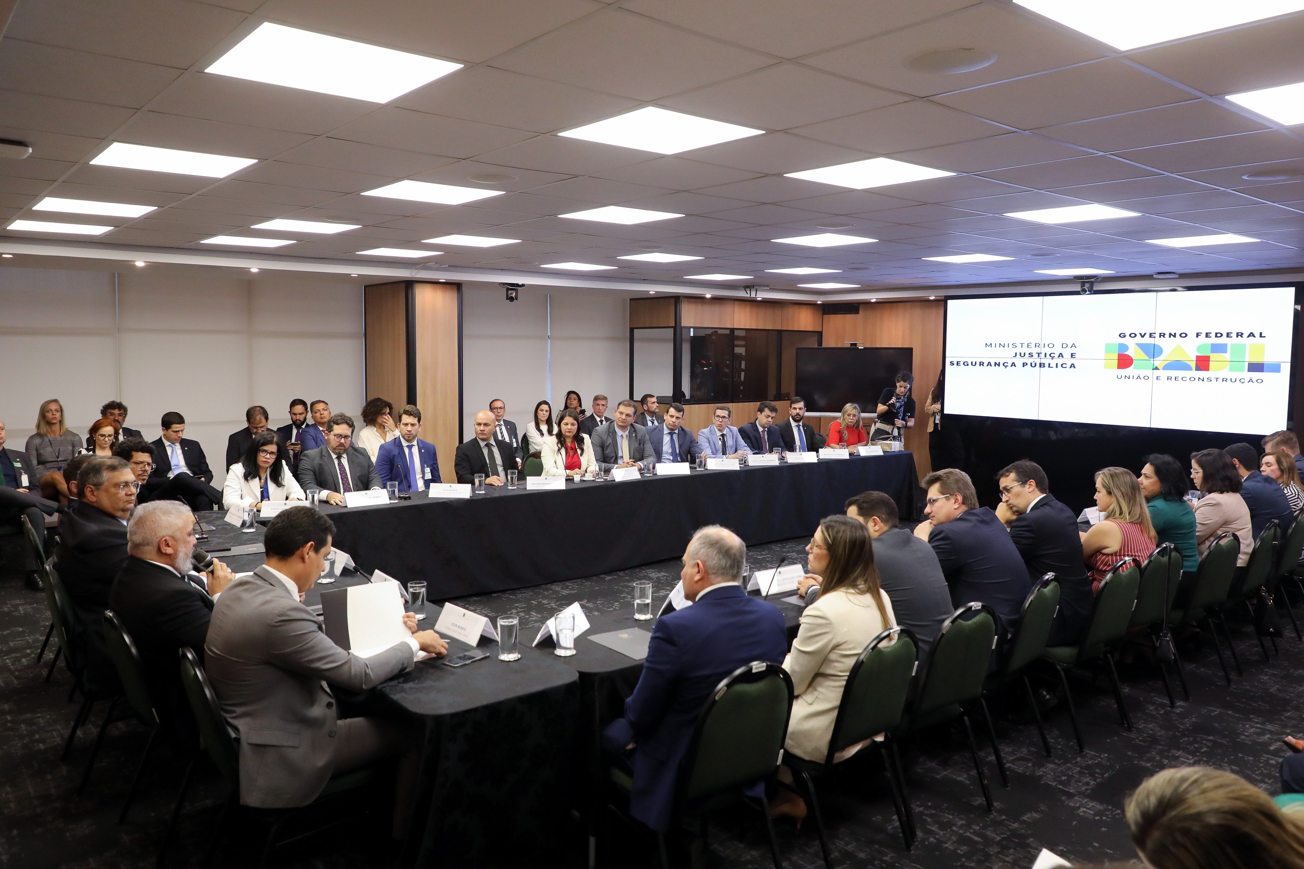 Defensoras e Defensores Públicos-Gerais participaram da reunião