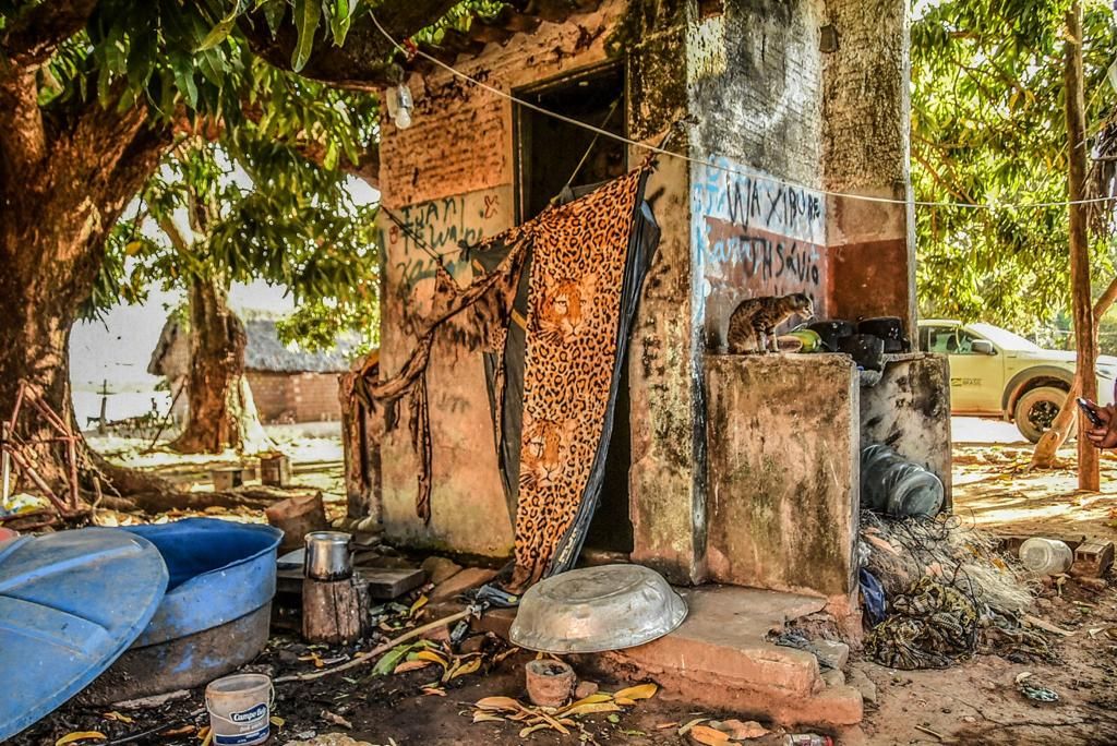 Dentre os principais problemas detectados no local estão a ausência de saneamento básico e deficiência no sistema de atendimento à saúde indígena