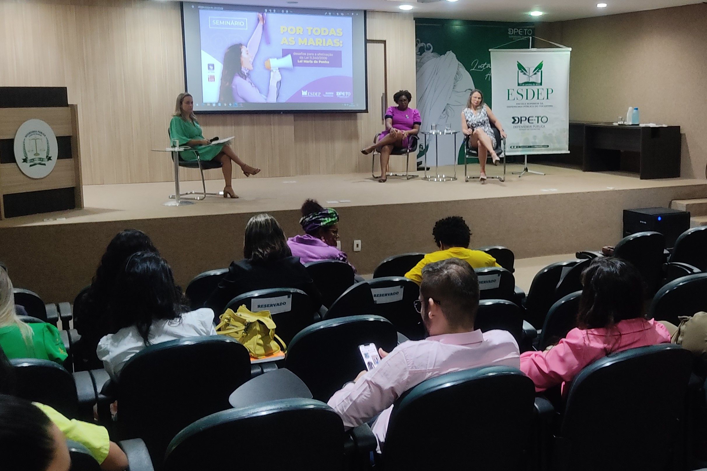 Evento reuniu profissionais do Direito, ativistas e sociedade civil para debater os desafios da Lei Maria da Penha