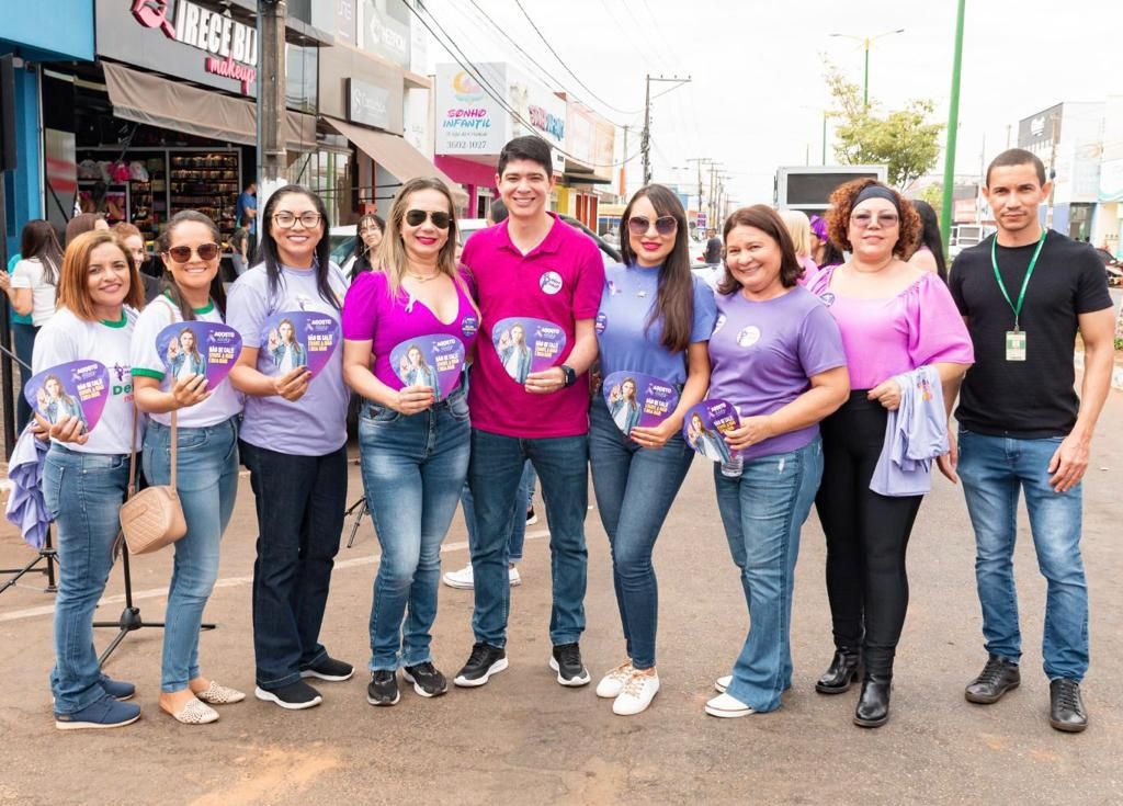 Equipe da Defensoria com o prefeito Celso Morais