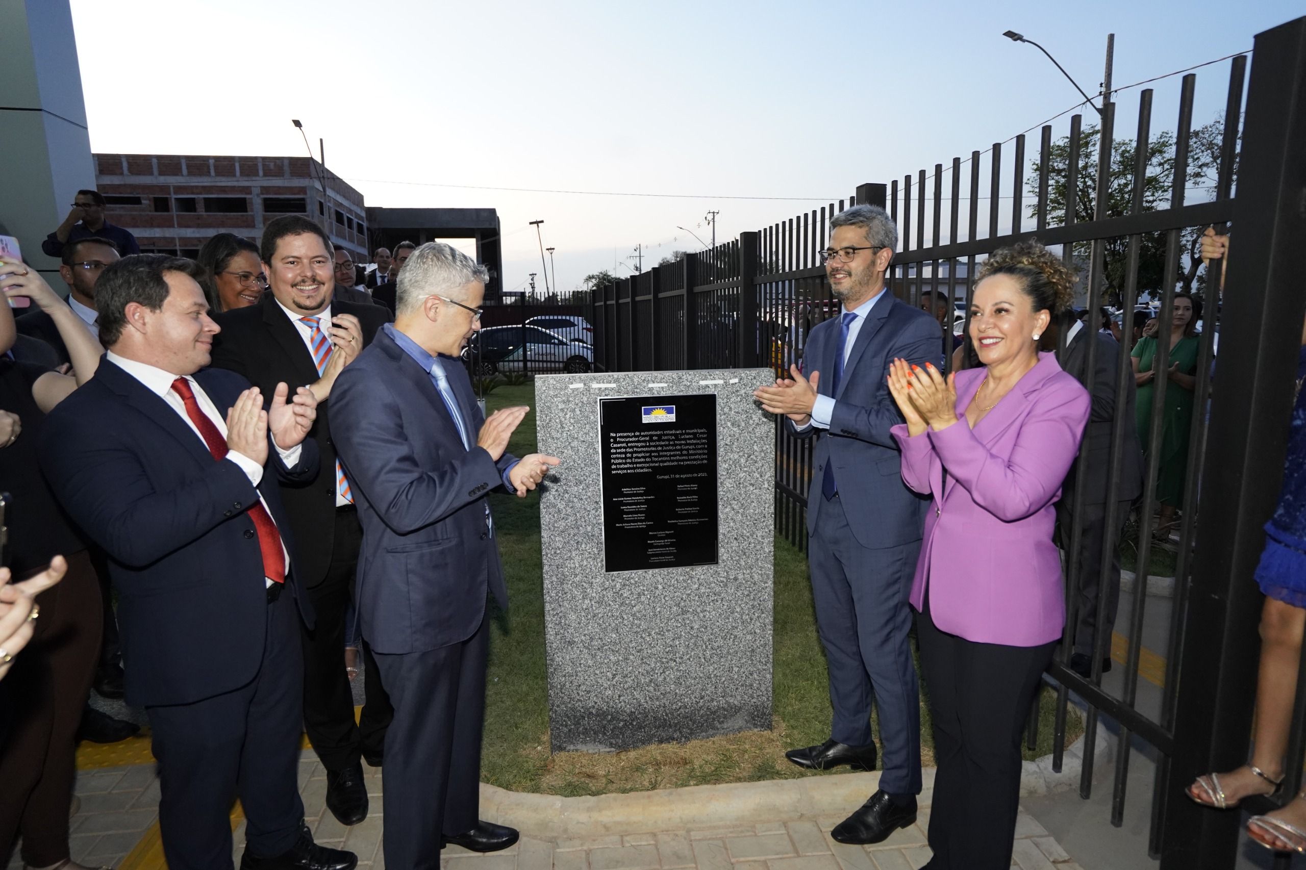Danilo Frasseto (E) na inauguração da nova sede do MPTO em Gurupi