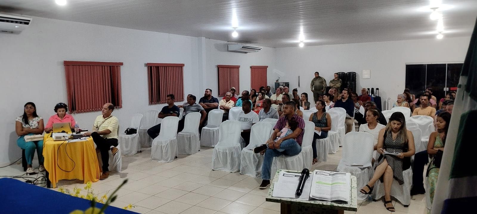 Também participaram vereadoras(es), secretárias(os) municipais, representantes do Ministério Público Estadual e moradoras(es) do municípios