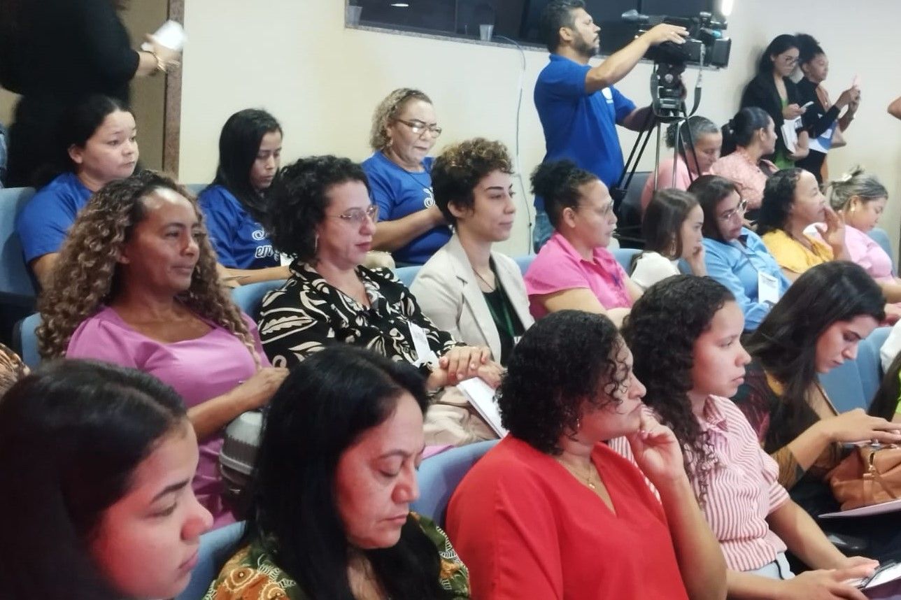 Analista jurídica do NDDH, Liz Marina, também participou do Fórum