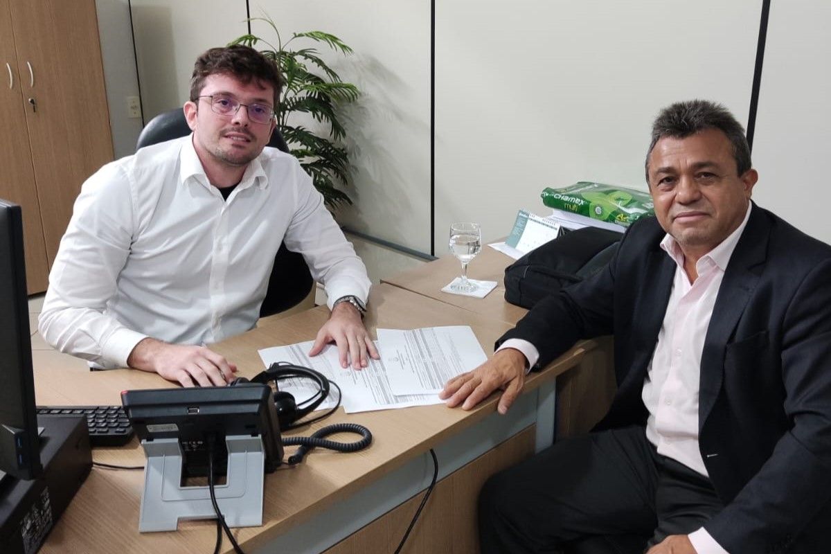 Subcorregedor-geral Kita Maciel e o diretor do Núcleo Regional, defensor público Luiz Alberto