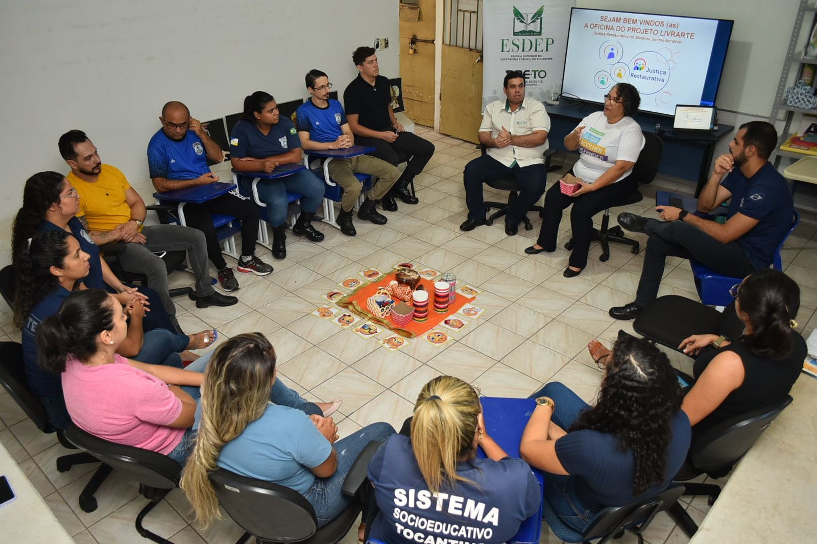 Oficina sobre Justiça Restaurativa e Círculos de Diálogo com os agentes socioeducativos e a equipe multidisciplinar do Ceip Sul