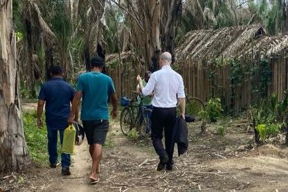 Defensor Público visitou a área ocupada pelas famílias