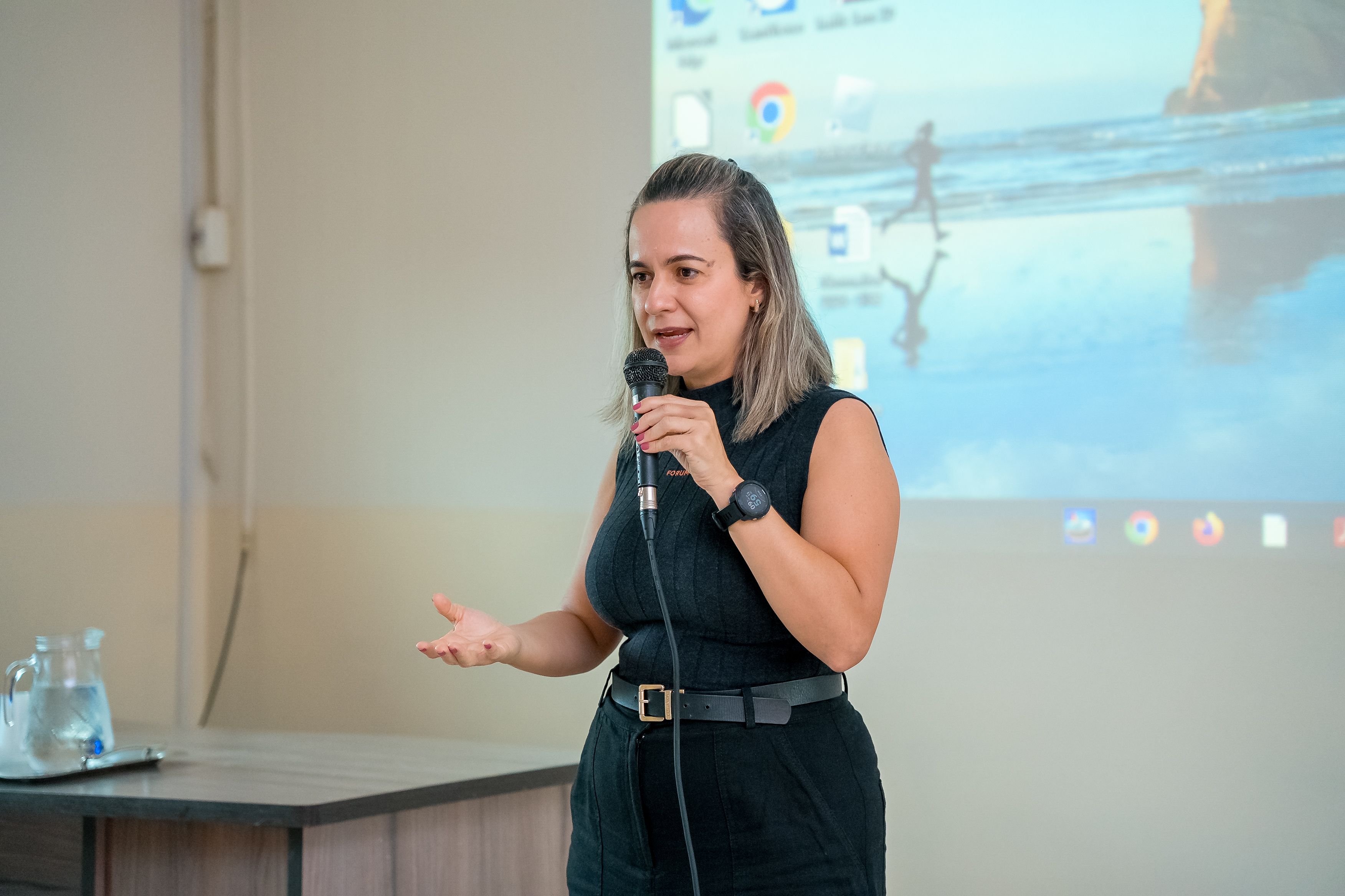 Pollyana Assunção explicou sobre os direitos e deveres dos adolescentes