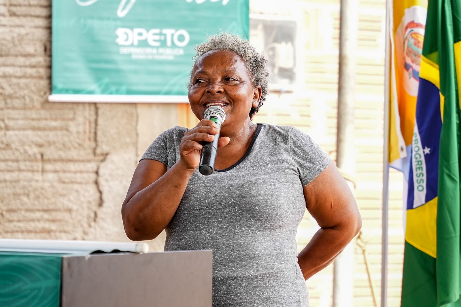 Maria de Fátima, do quilombo Barra do Aroeira, também esteve presente na solenidade