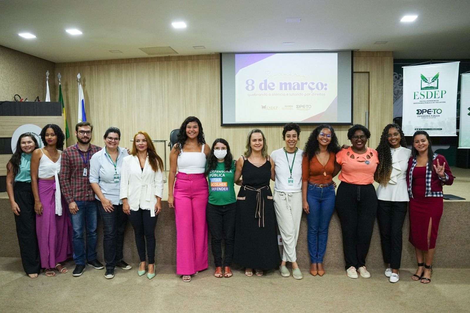 Algumas das mulheres que prestigiaram o seminário
