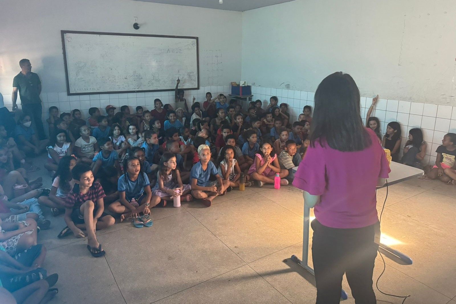 Luisa Lemos na Escola Municipal Cleyton Maia Barros