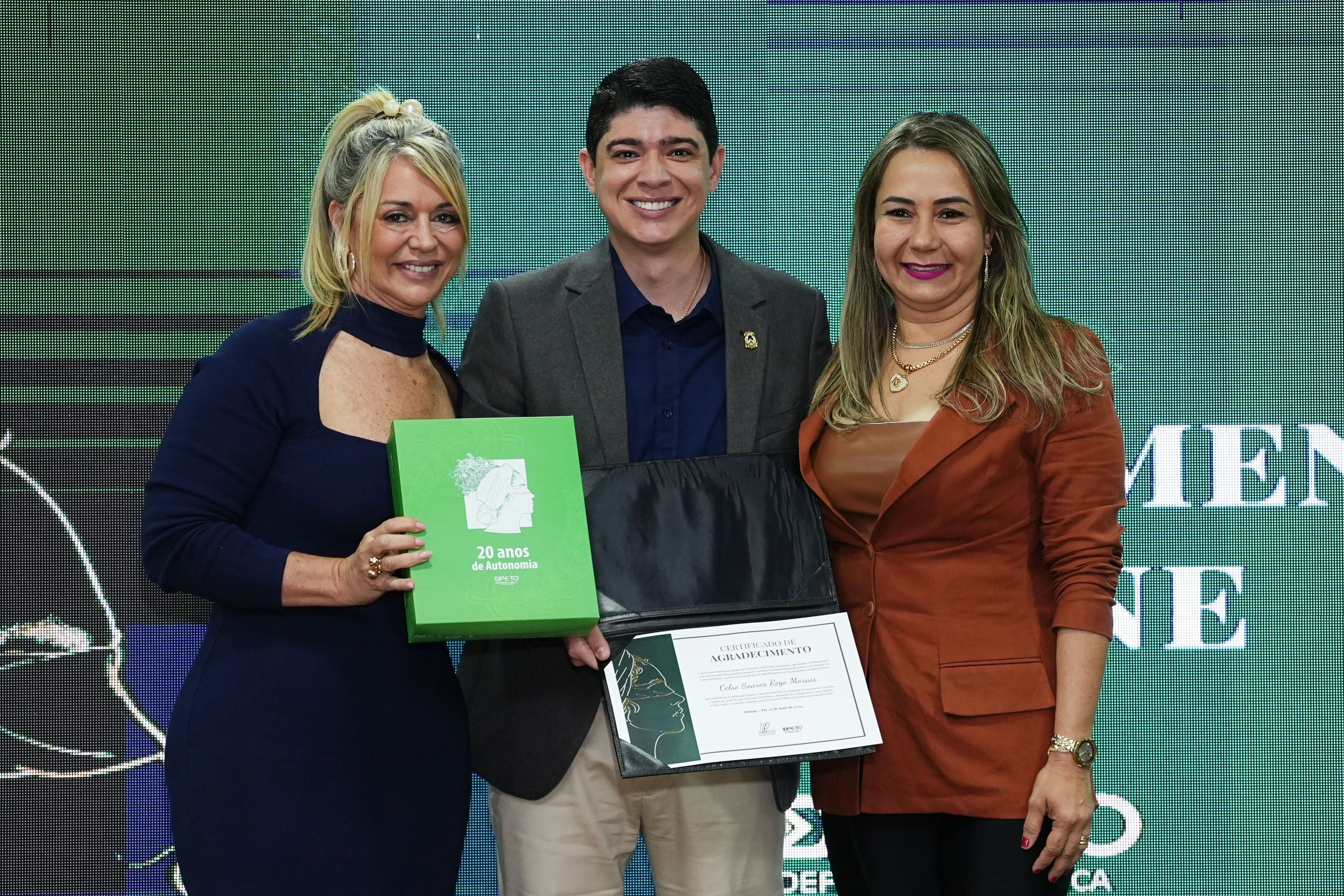 Prefeito de Paraíso do Tocantins, Celso Morais, recebeu Certificado de Agradecimento