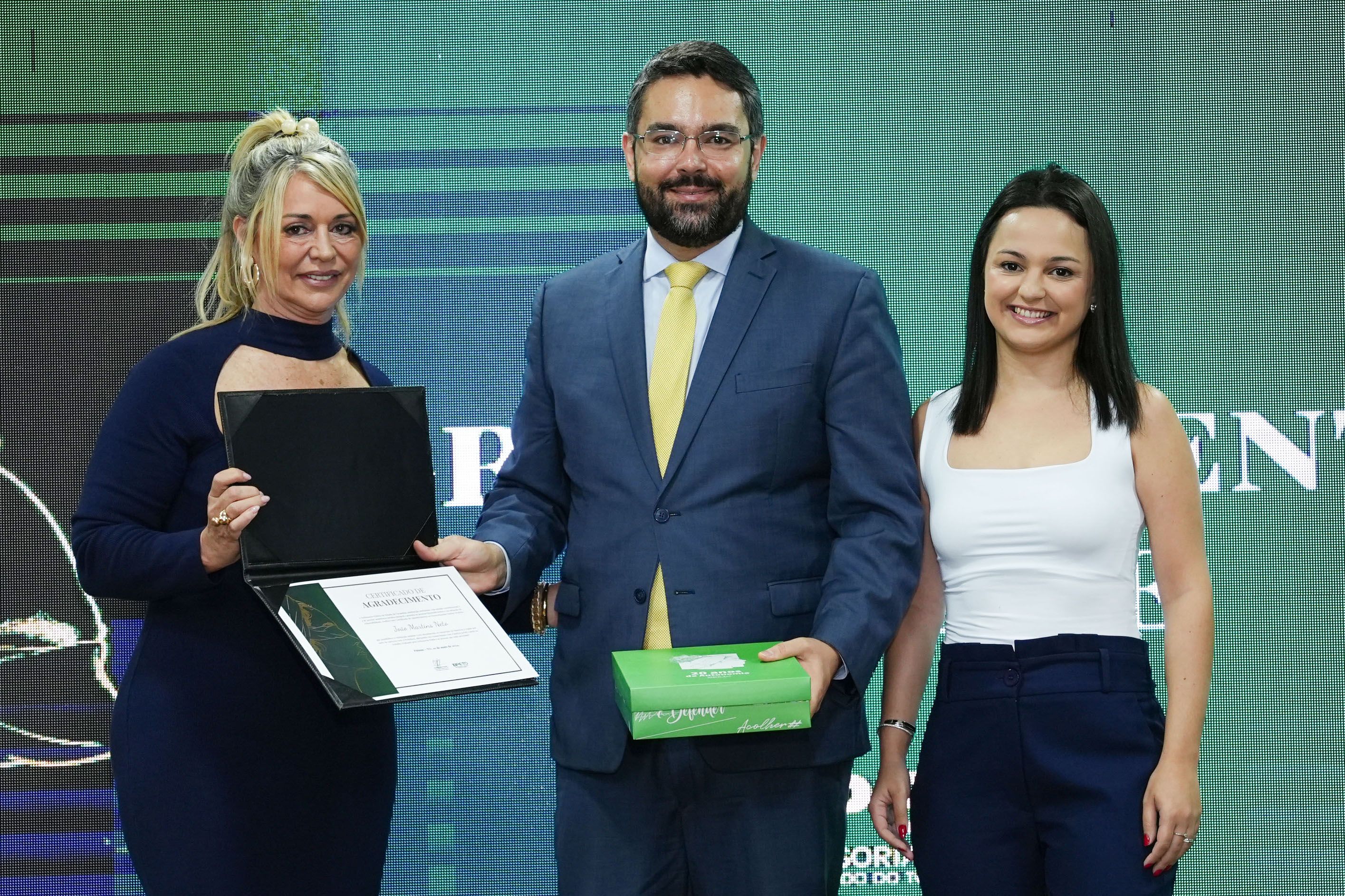 Sândalo Bueno Filho recebeu o certificado representando o prefeito de Mateiros, João Martins Neto