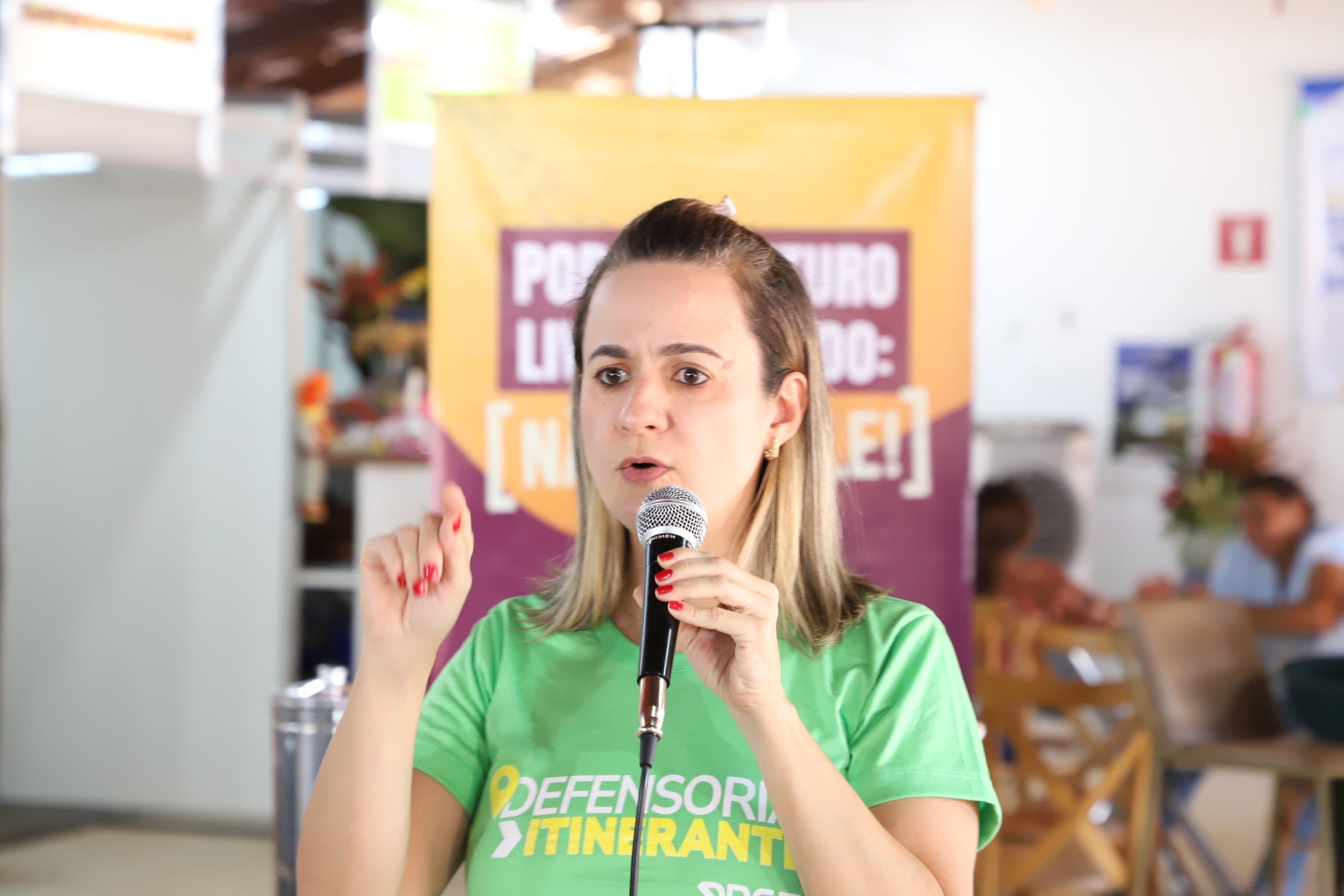 Pollyana Assunção disse que por ser um local com um público diversificado, é importante falar sobre o feminismo