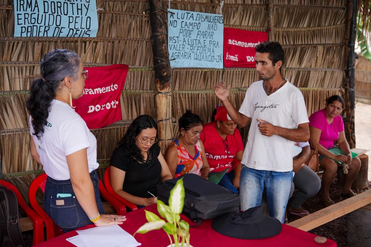 Durante as reuniões, a Defensora Pública fez escuta das demandas dos moradores