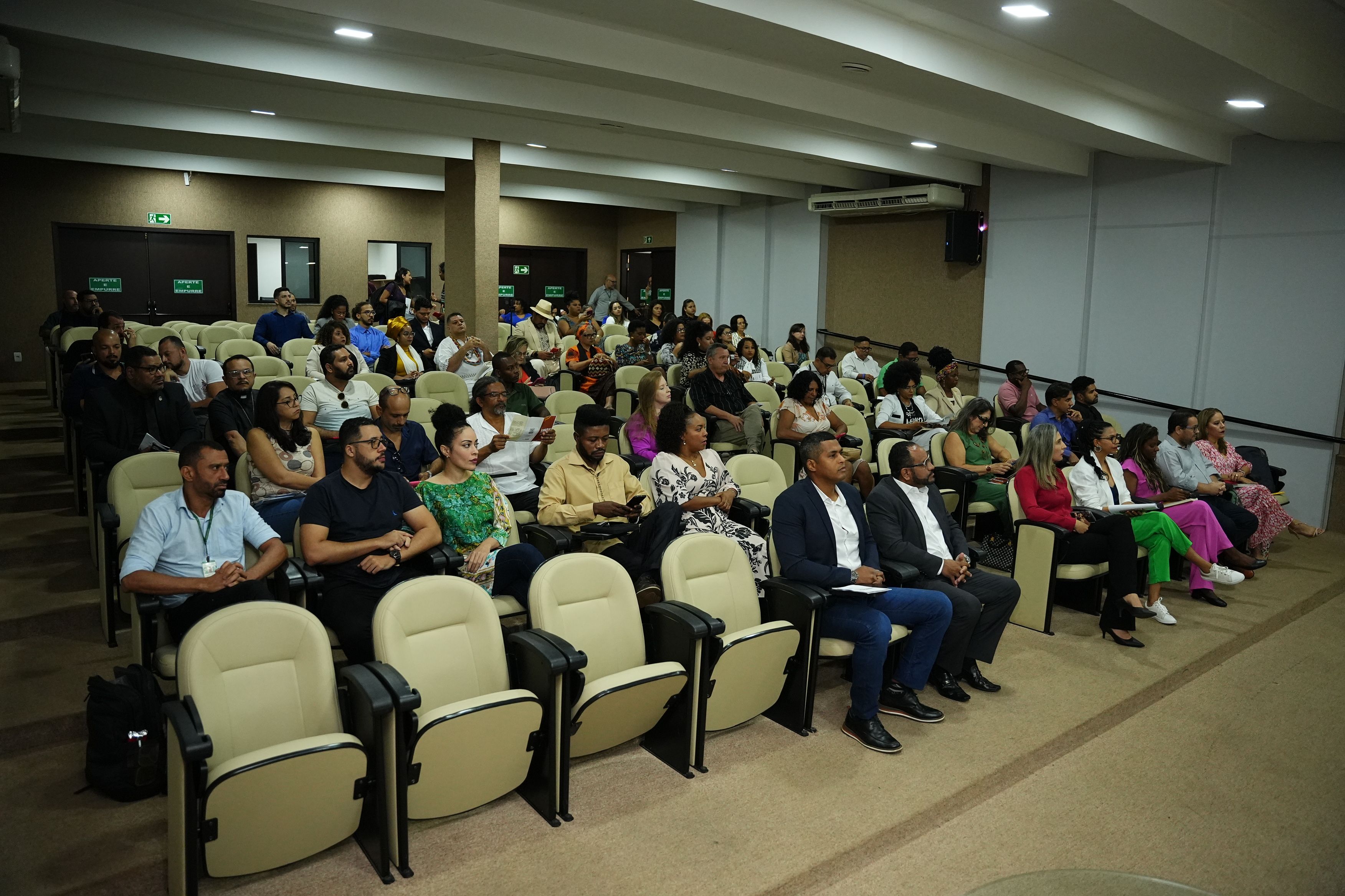 Participam do seminário profissionais da DPE-TO, da UFT e da sociedade civil