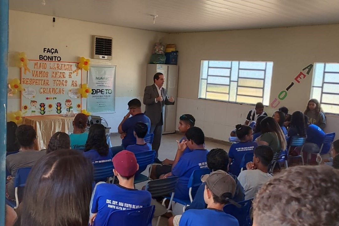 Defensor público José Raphael conversou com os alunos da Escola Estadual Boa Vista de Belém