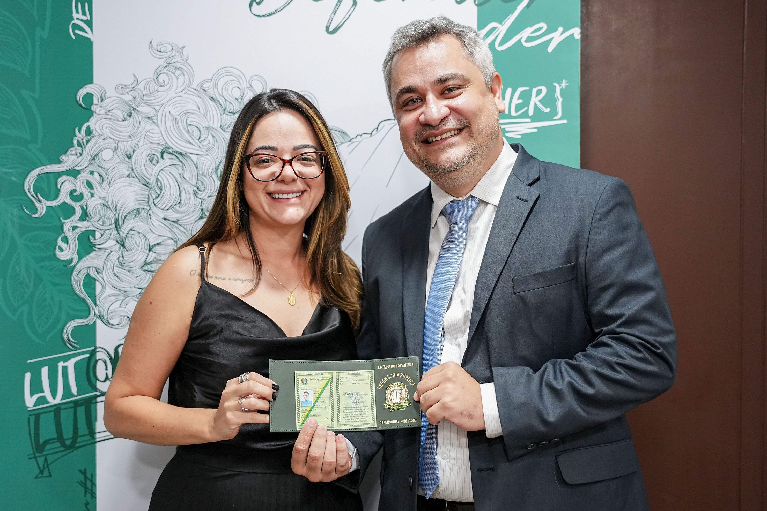 Ludne Nabila recebeu a carteira do 1º Subdefensor Público-Geral