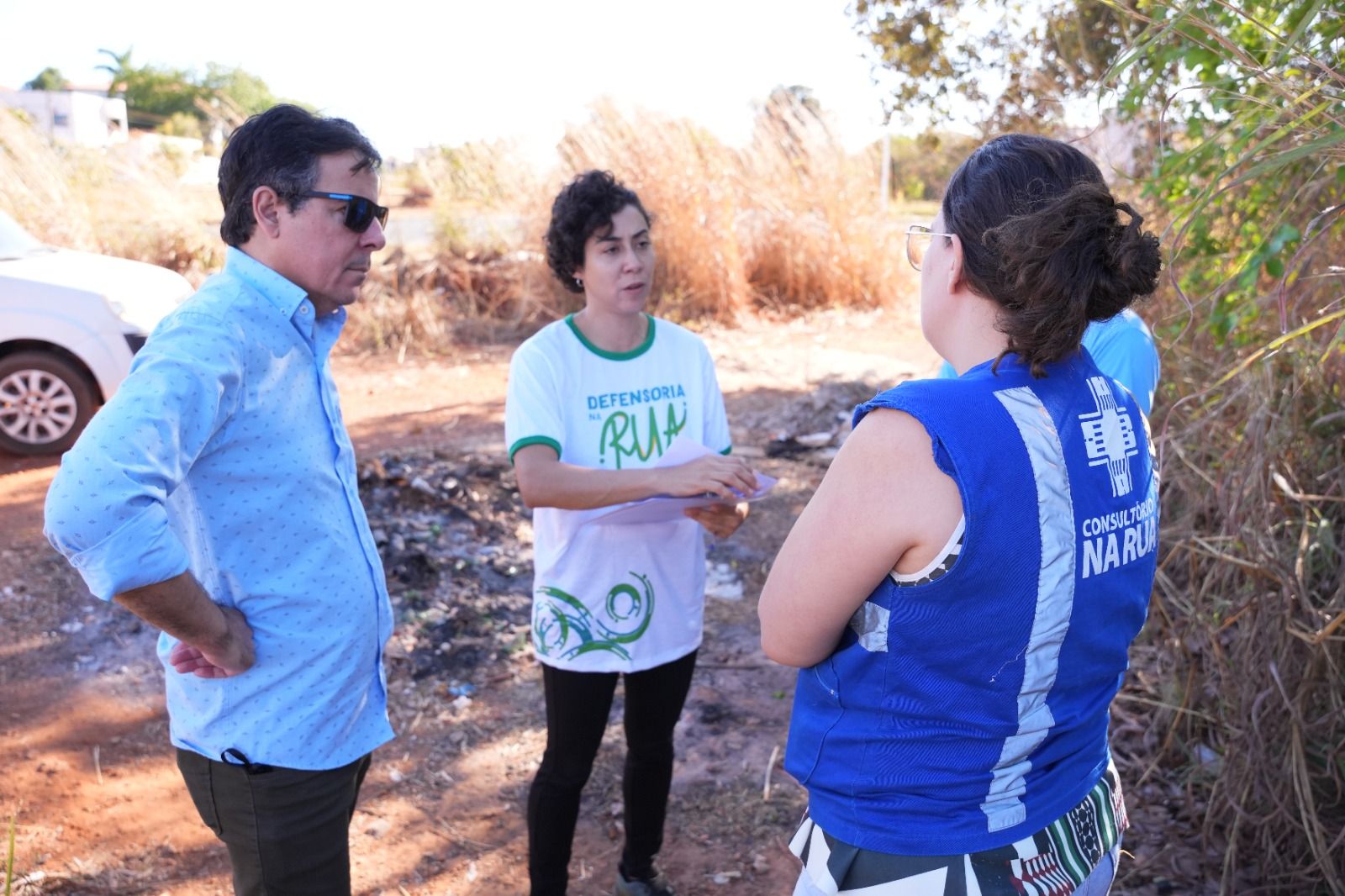 A ação contou com a participação do defensor público Euler Nunes e da analista jurídica Liz Marina Regis, do NDDH, em parceria com os servidores do Consultório na Rua
