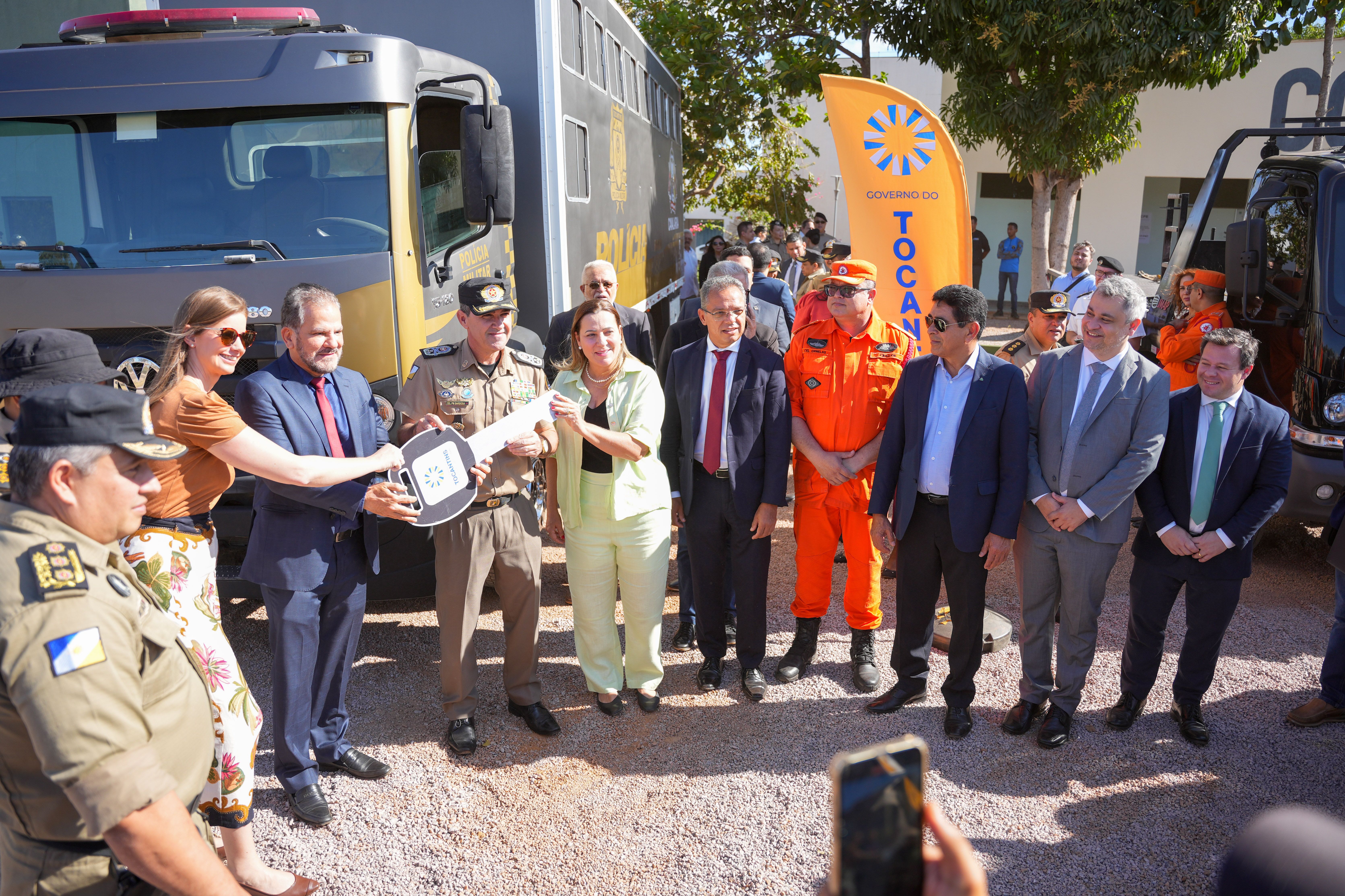 Na ocasião foram entregues novos veículos e equipamentos para a PMTO
