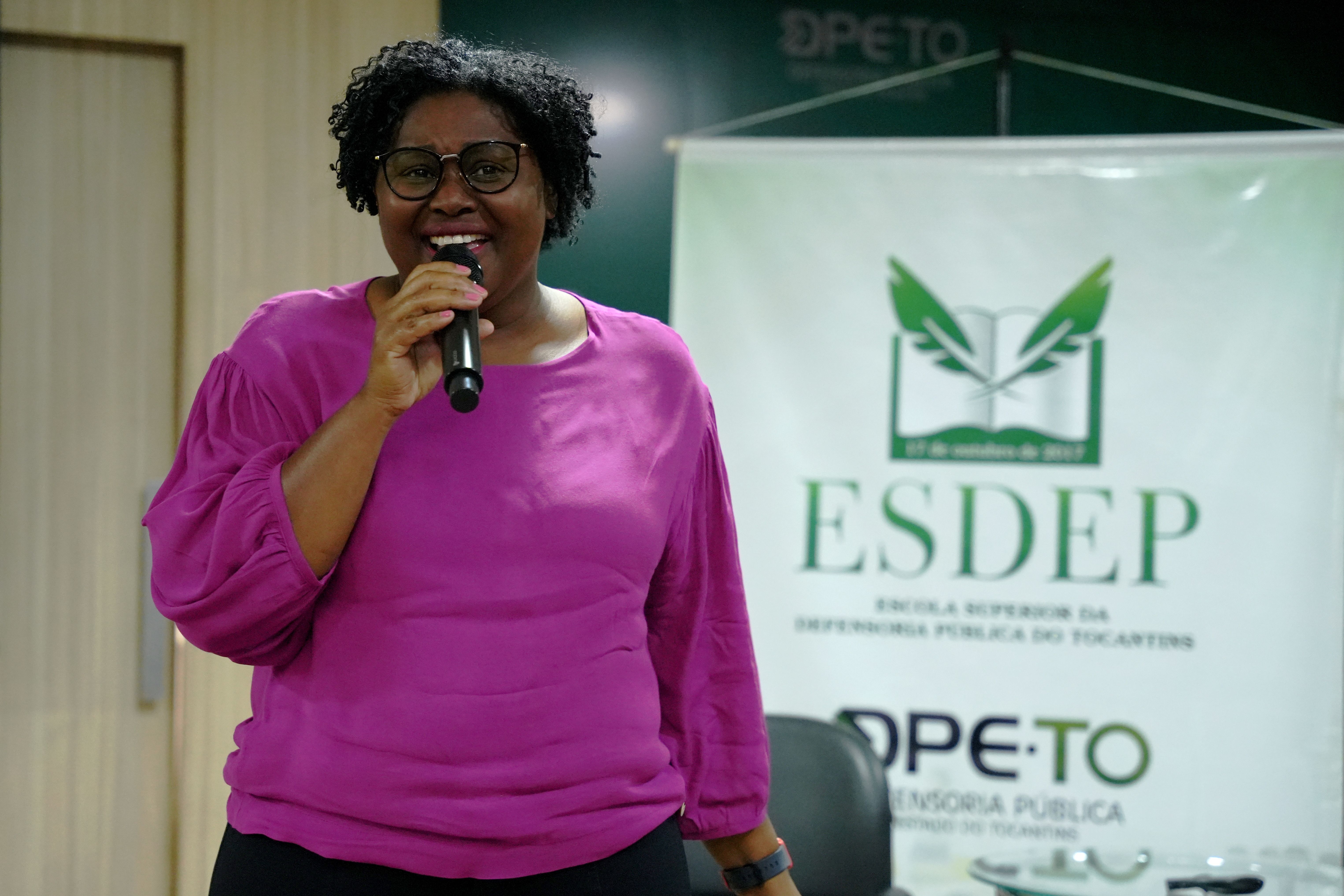 Ana Cleia enfatizou que o tema envolve vários fatores que fez com que as mulheres negras se tornassem as principais vítimas das violências domésticas