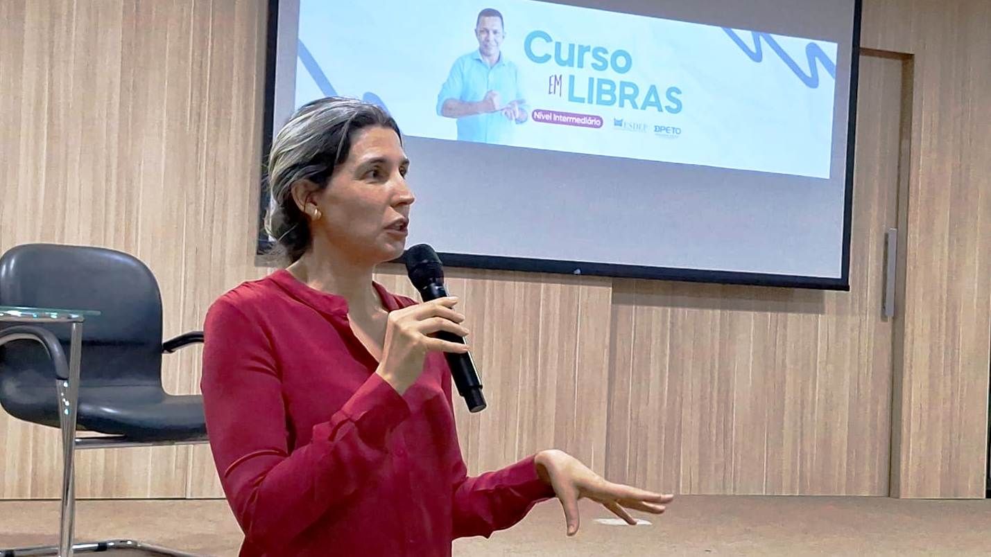 Elydia Monteiro destacou que a capacitação é um compromisso da Defensoria para um atendimento melhor e mais inclusivo às pessoas assistidas