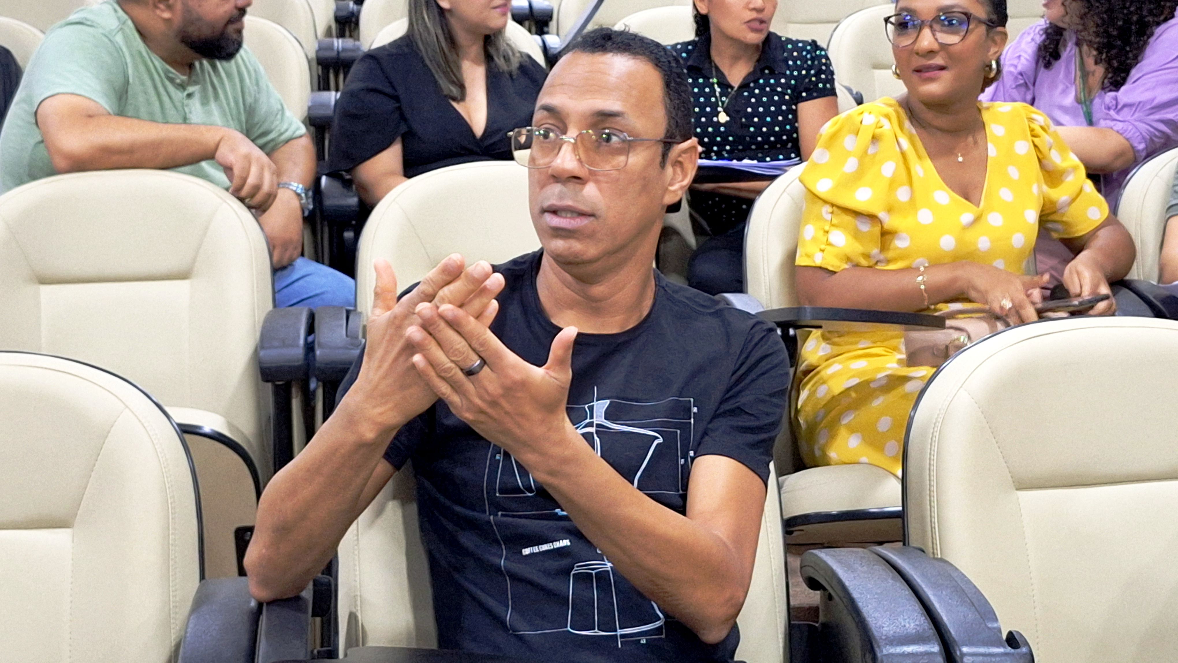 Sérgio Gomes, que é surdo, destacou que a iniciativa da Defensoria Pública reflete a dedicação da Instituição para tornar o acesso à justiça gratuita mais inclusivo