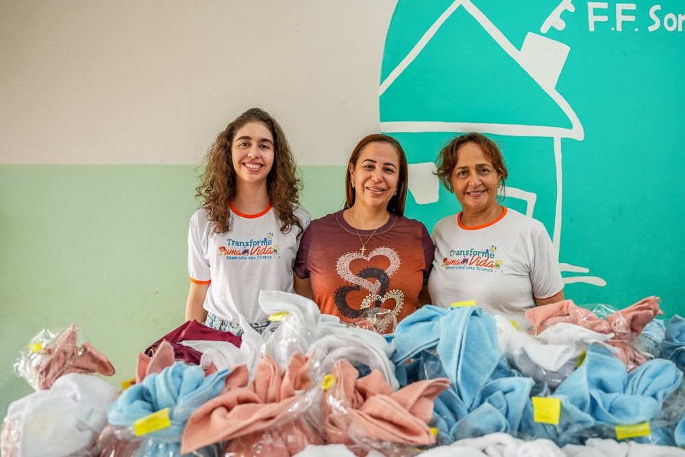 Equipe do Nudeca entregou kits de higiene produzidos a partir de doações de voluntários