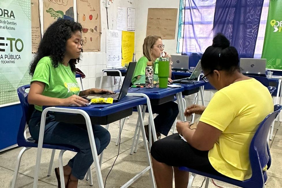 Durante o itinerante assistidas(os) recebem orientação jurídica gratuita
