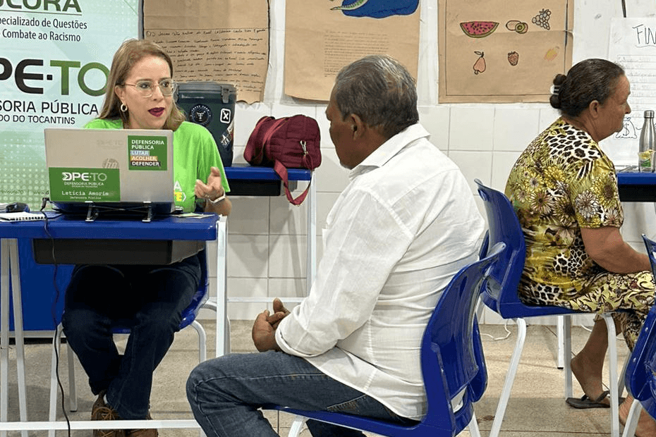 Assistido em atendimento com a defensora pública Letícia Amorim