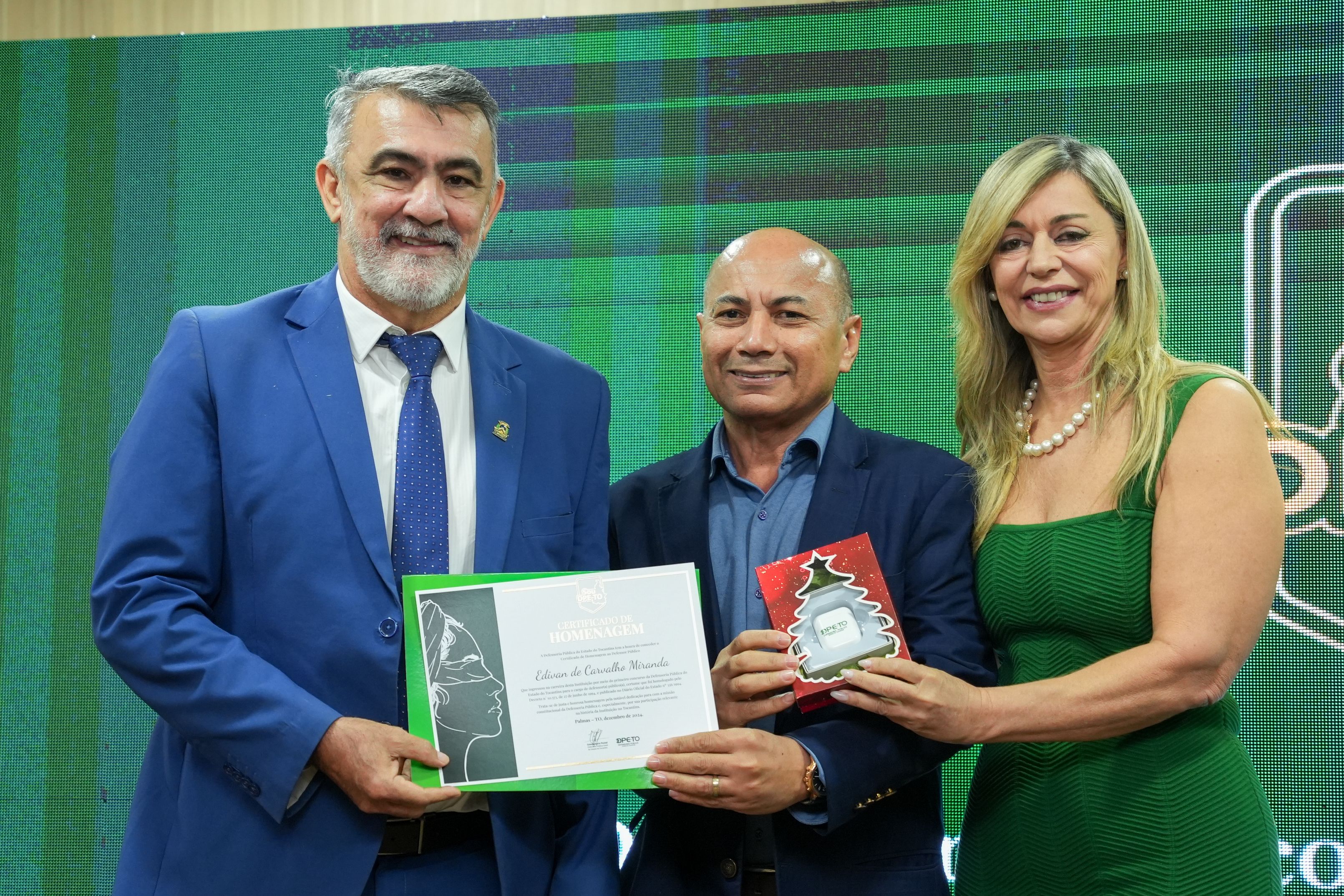 Defensor público homenageado Edivan de Carvalho Miranda